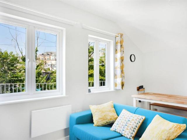Apartment for rent in Penwartha Coombe, Cornwall