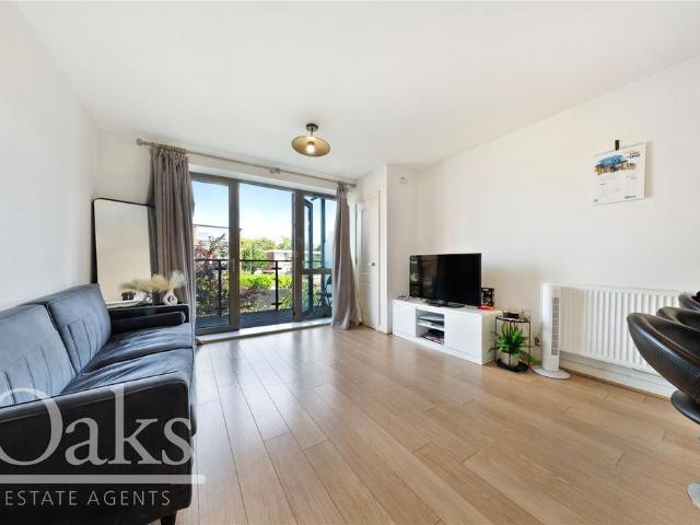Flat for rent in London Borough of Croydon, Addiscombe