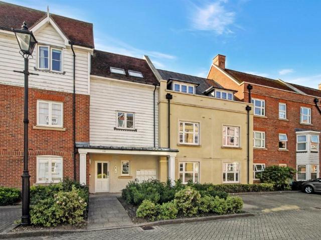 Flat for rent in Chichester, Littlecote