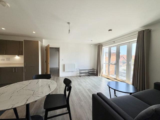 Apartment for rent in Kilnwood Vale, Horsham