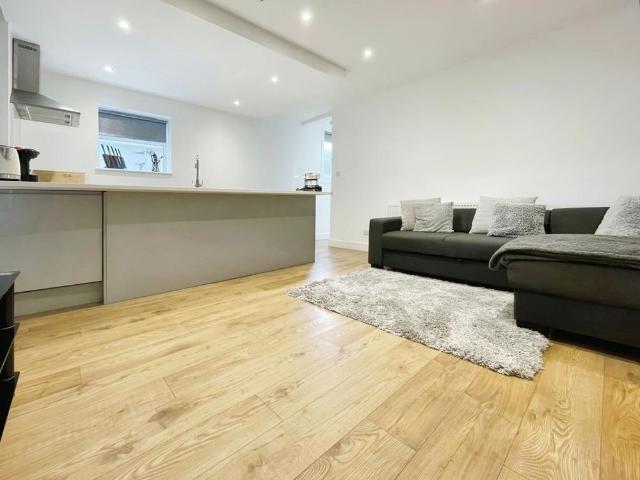 Apartment for rent in St James, Sandown Park