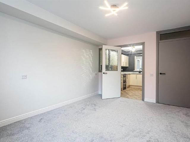 Apartment for rent in Lowfield, South Yorkshire