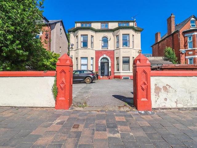 Flat for rent in Meols Cop, Southport