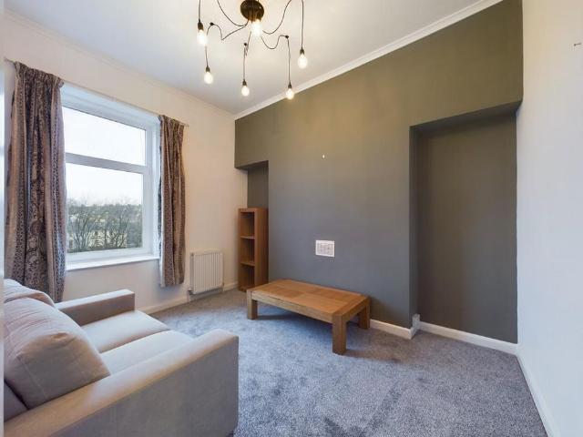 Apartment for rent in Pennycomequick, Mount Wise
