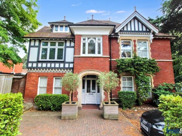 Flat for rent in Parkstone, Poole