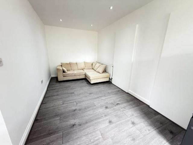 Apartment for rent in London Borough of Ealing, Greater London