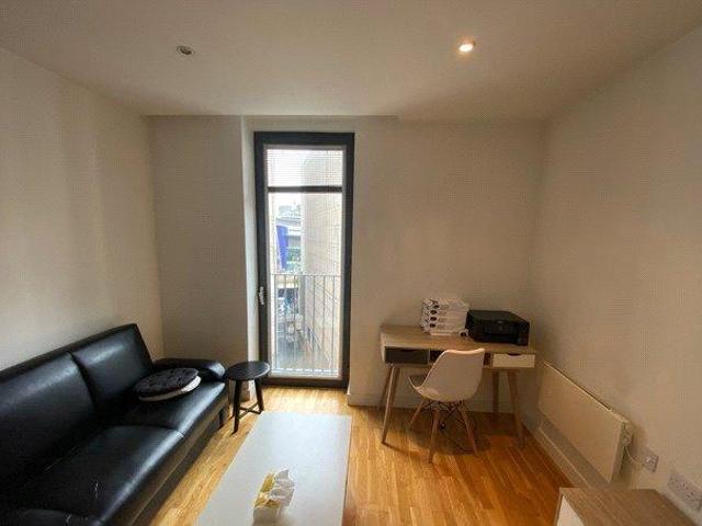 Flat for rent in City Centre, Georgia