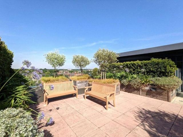 Apartment for rent in London Borough of Wandsworth, Greater London
