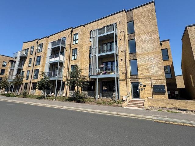 Flat for rent in Mount Pleasant, Iford