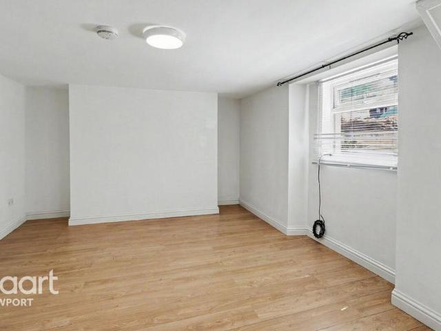 Apartment for rent in Stow Hill, Wales