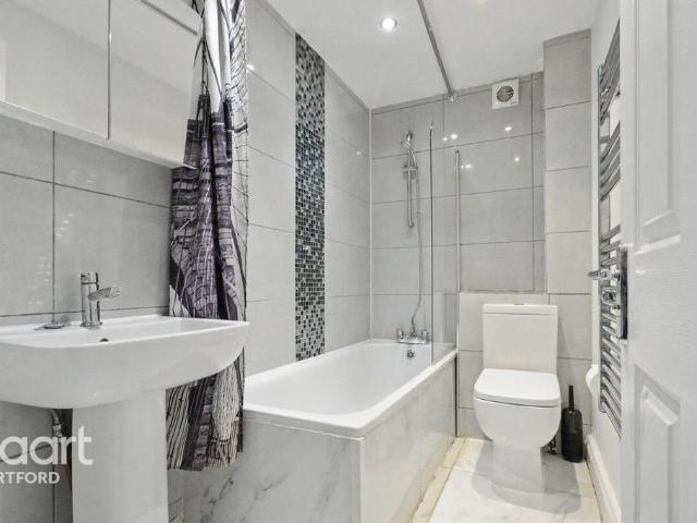 Flat for rent in New Town, Monks Orchard