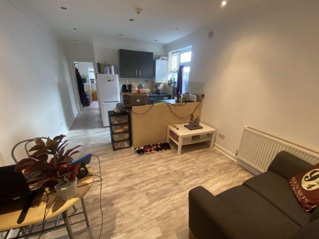 Flat for rent in Falcon Lodge, Wales