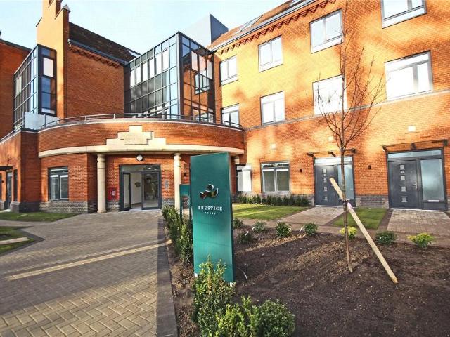 Flat for rent in Egham, Runnymede