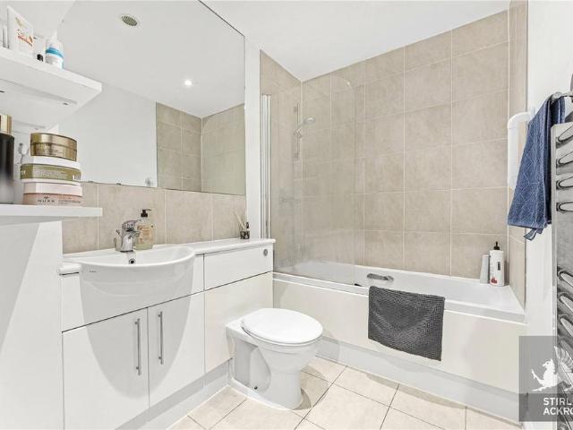 Apartment for rent in Chalk Farm, Cat Hill