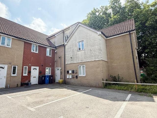 Flat for rent in Maidenhall, Key Street