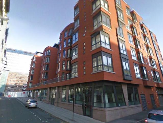 Flat for rent in Calderstones