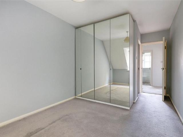 Apartment for rent in South Park, Red Hill