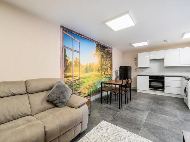 Apartment for rent in Newtown, Reading