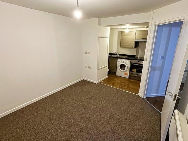 Apartment for rent in Sherford, Rumwell