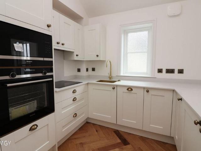 Apartment for rent in Castle Quarter, Falcon Lodge