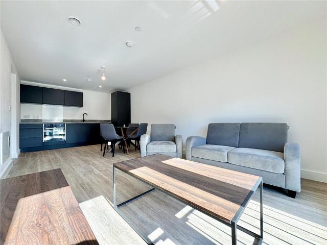 Flat for rent in Calderstones