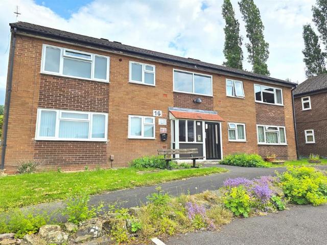Flat for rent in Ludworth Houses, Compstall
