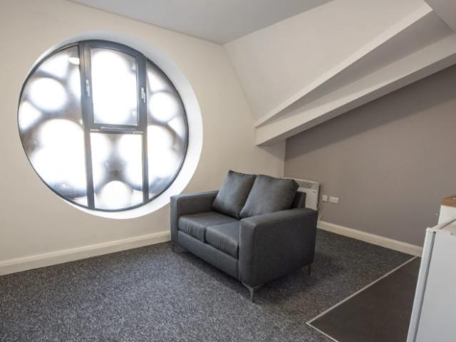 Apartment for rent in Kensington, Calderstones