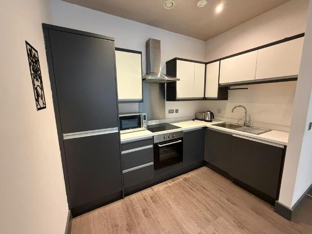 Flat for rent in Calderstones