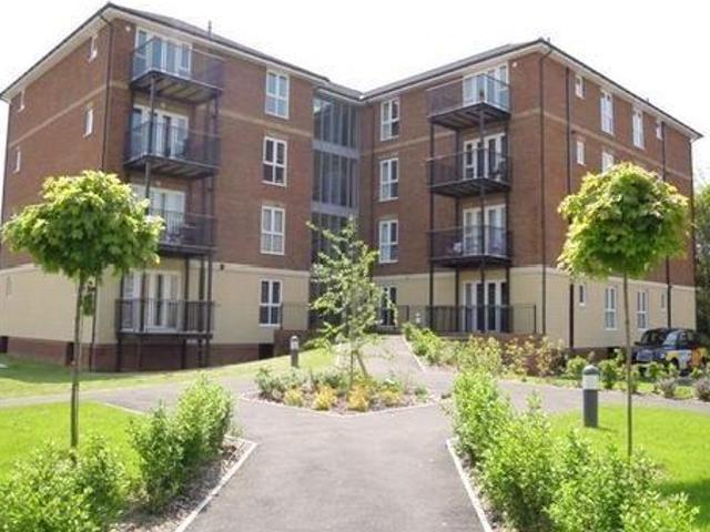 Flat for rent in London Borough of Merton, Greater London