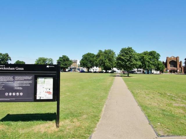 Flat for rent in Strawberry Hill, Greater London