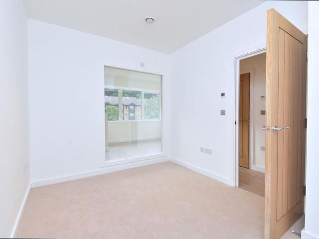 Apartment for rent in Red Hill, Surrey