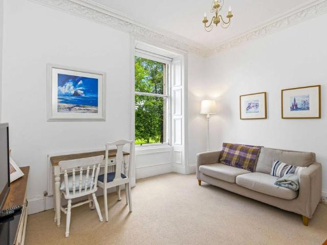 Apartment for rent in Hillside, Leith