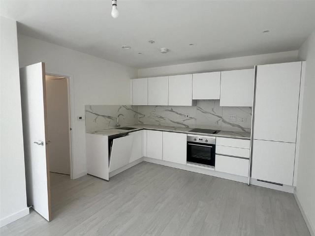 Flat for rent in Hayes, Greater London