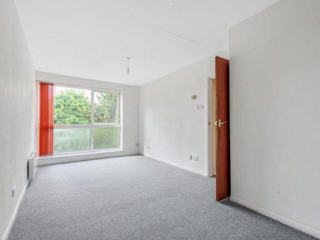 Apartment for rent in Sunbury, Surrey