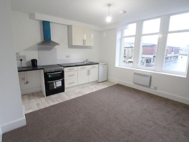 Apartment for rent in Long Lee, West Yorkshire