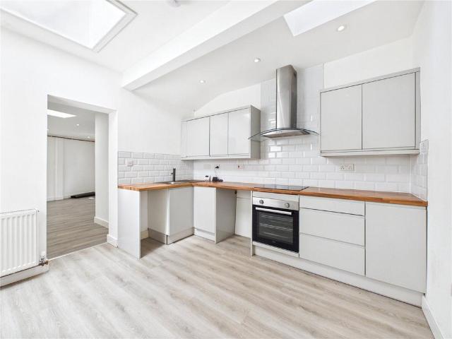 Flat for rent in The Dales, Key Street