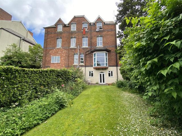Flat for rent in West Midlands