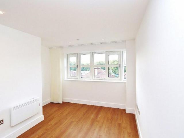 Apartment for rent in Rush Green, Greater London
