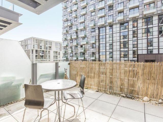 Flat for rent in Isle Of Dogs, Greater London