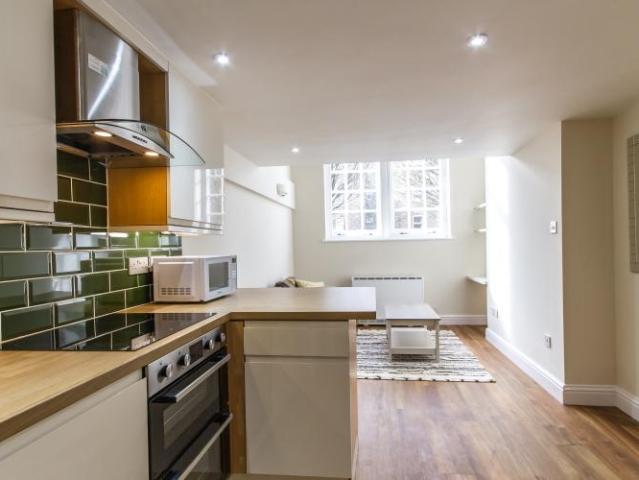 Flat for rent in St Ebbes, The Slade
