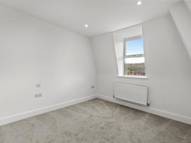 Apartment for rent in Totteridge, Cressex