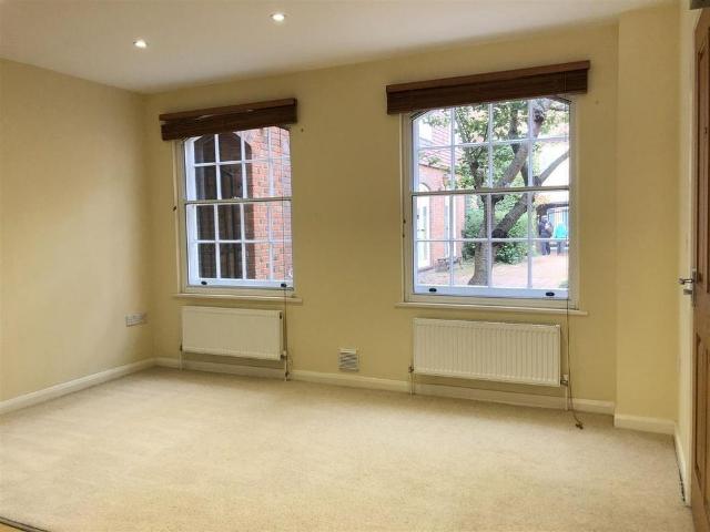 Apartment for rent in Caldecott, Dromore