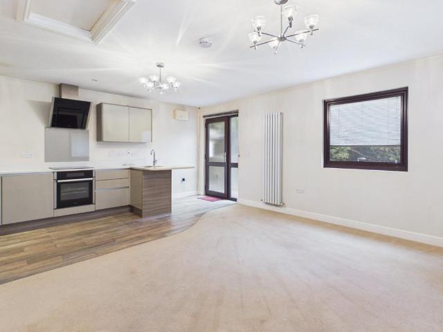 Flat for rent in Gerrards Cross, Denham