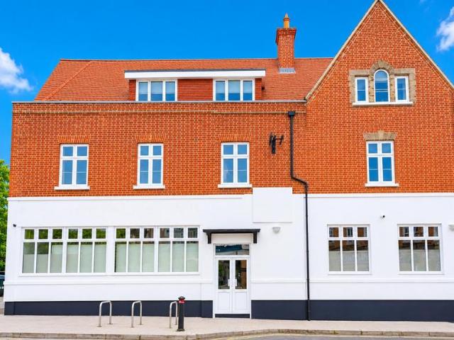 Flat for rent in Heol-las, Surrey