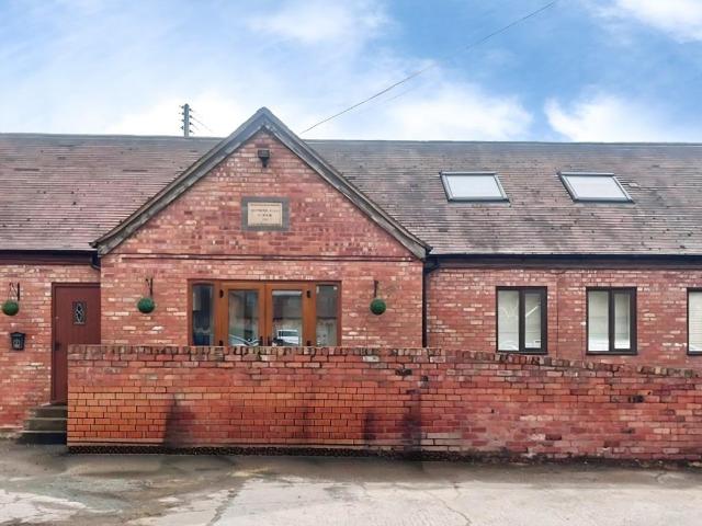 Flat for rent in Hindlip, Crookhill