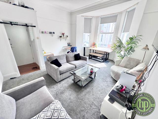 Flat for rent in Mount Wise