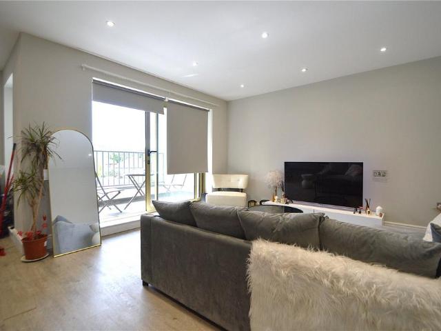 Flat for rent in London Borough of Croydon, Selsdon