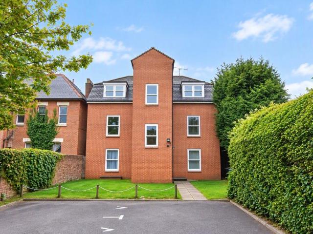 Flat for rent in Cargate, Rushmoor