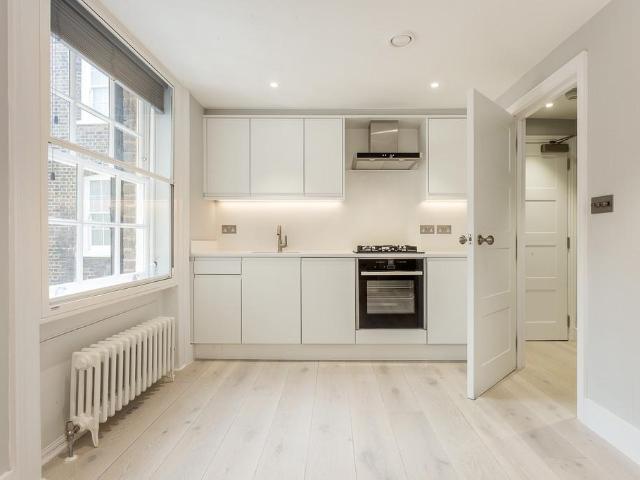 Flat for rent in Soho, Greater London