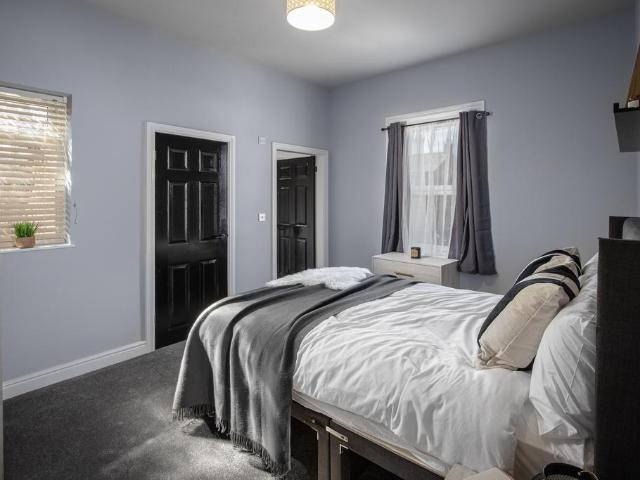 Flat for rent in Queenstown, Blackpool